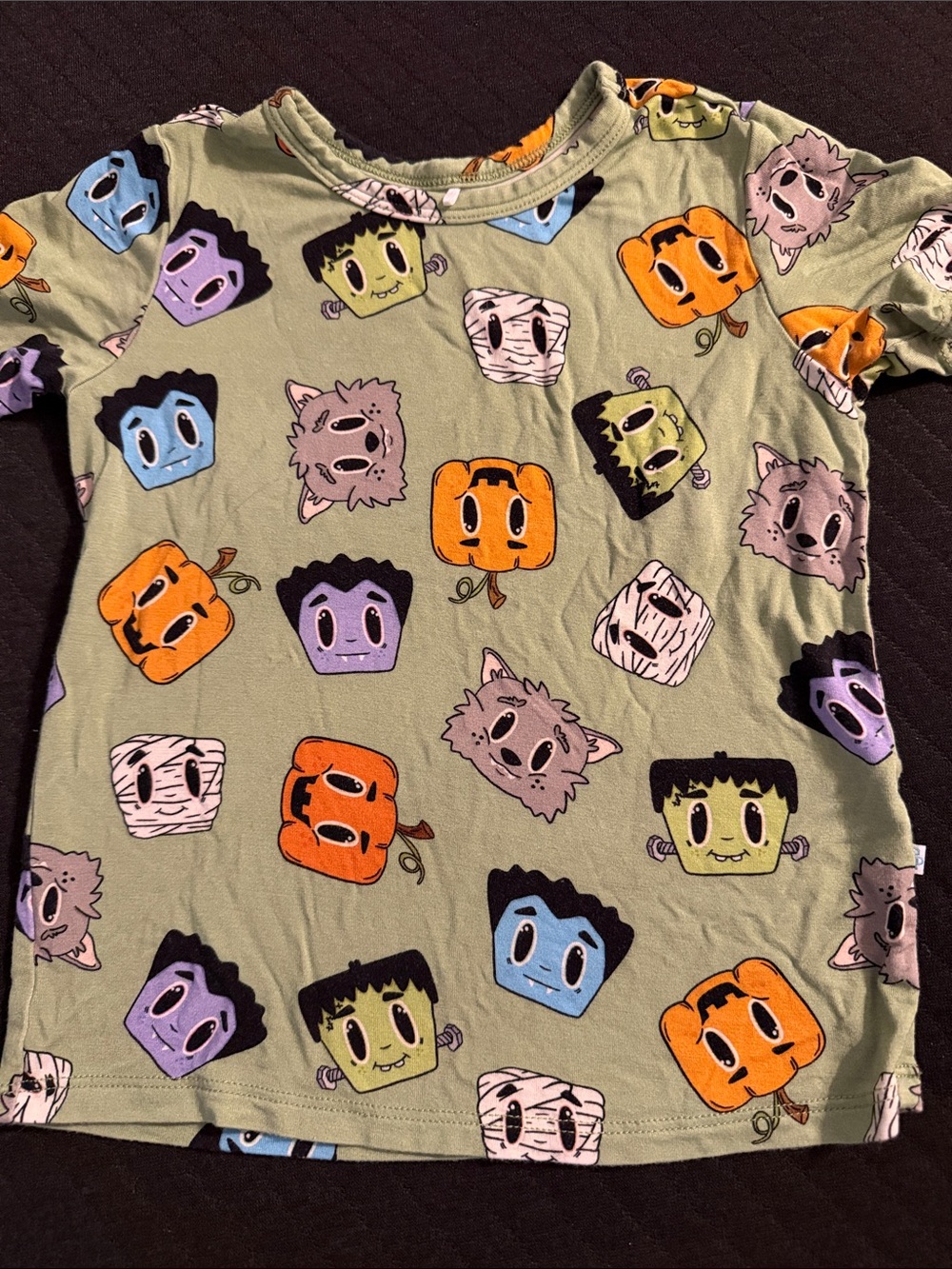Posh Peanut Green Halloween Faces Short Sleeve Tee